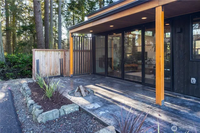 $585,000 | 2475 15th Street, Port Townsend, WA 98368