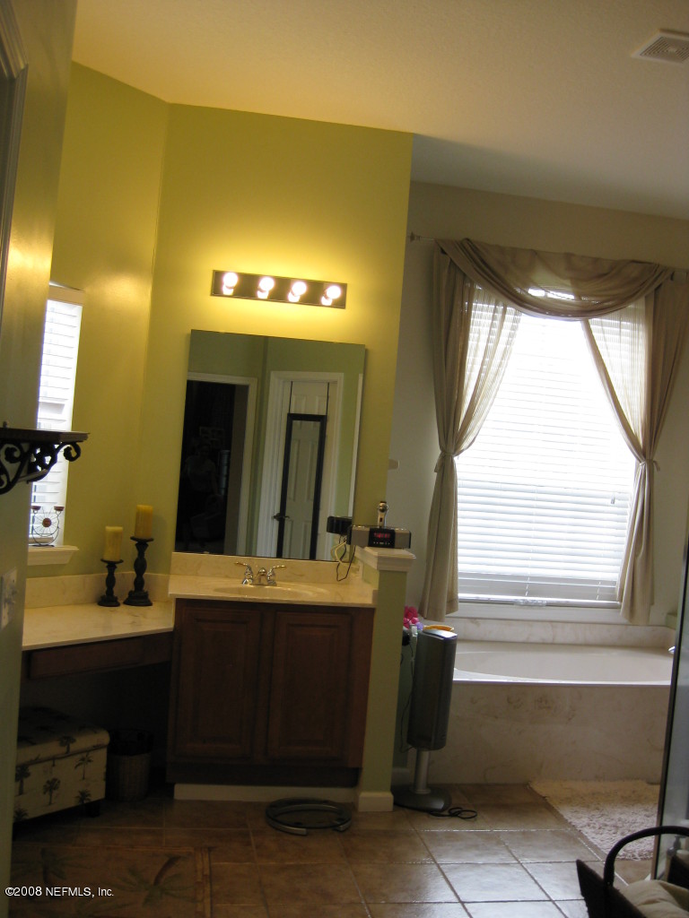 619 Spanish Wells Road Jacksonville, FL 32218 - Photo 8 of 11 master bath