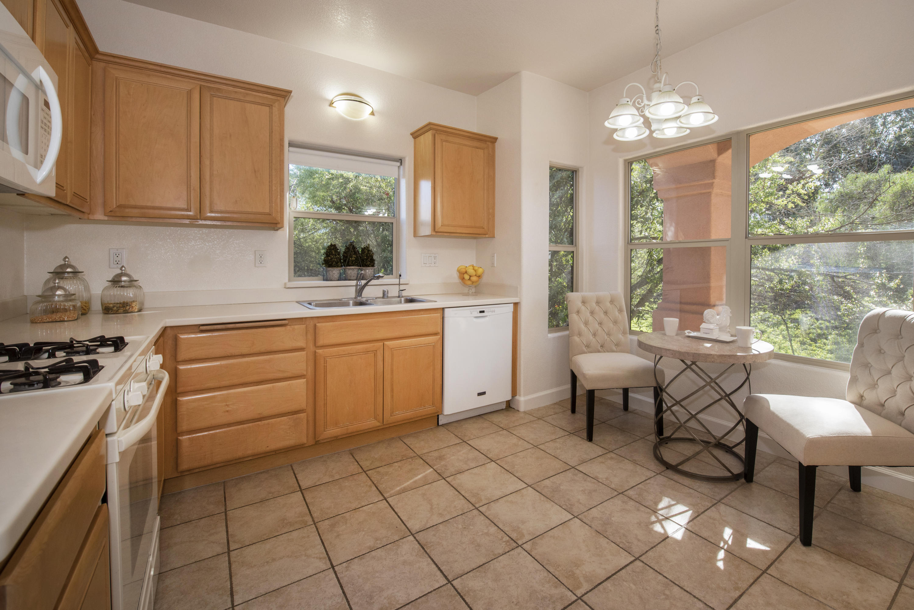 335 Grenoble Road Santa Barbara, CA 93110 - Photo 7 of 12 8print