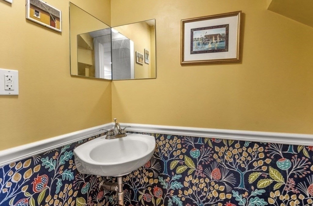 43 Jericho Road, Unit 43 Weston, MA 02493 - Photo 15 of 18 Gallery Image 15