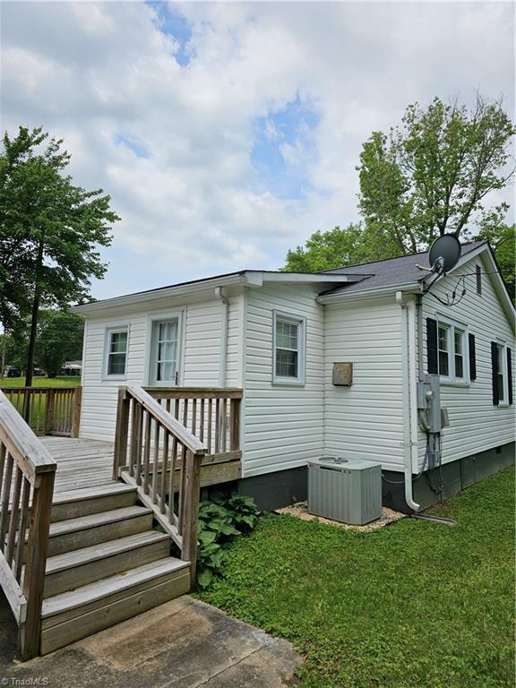 141 Roberts Road Eden, NC 27288 - Photo 2 of 15 Back view of home