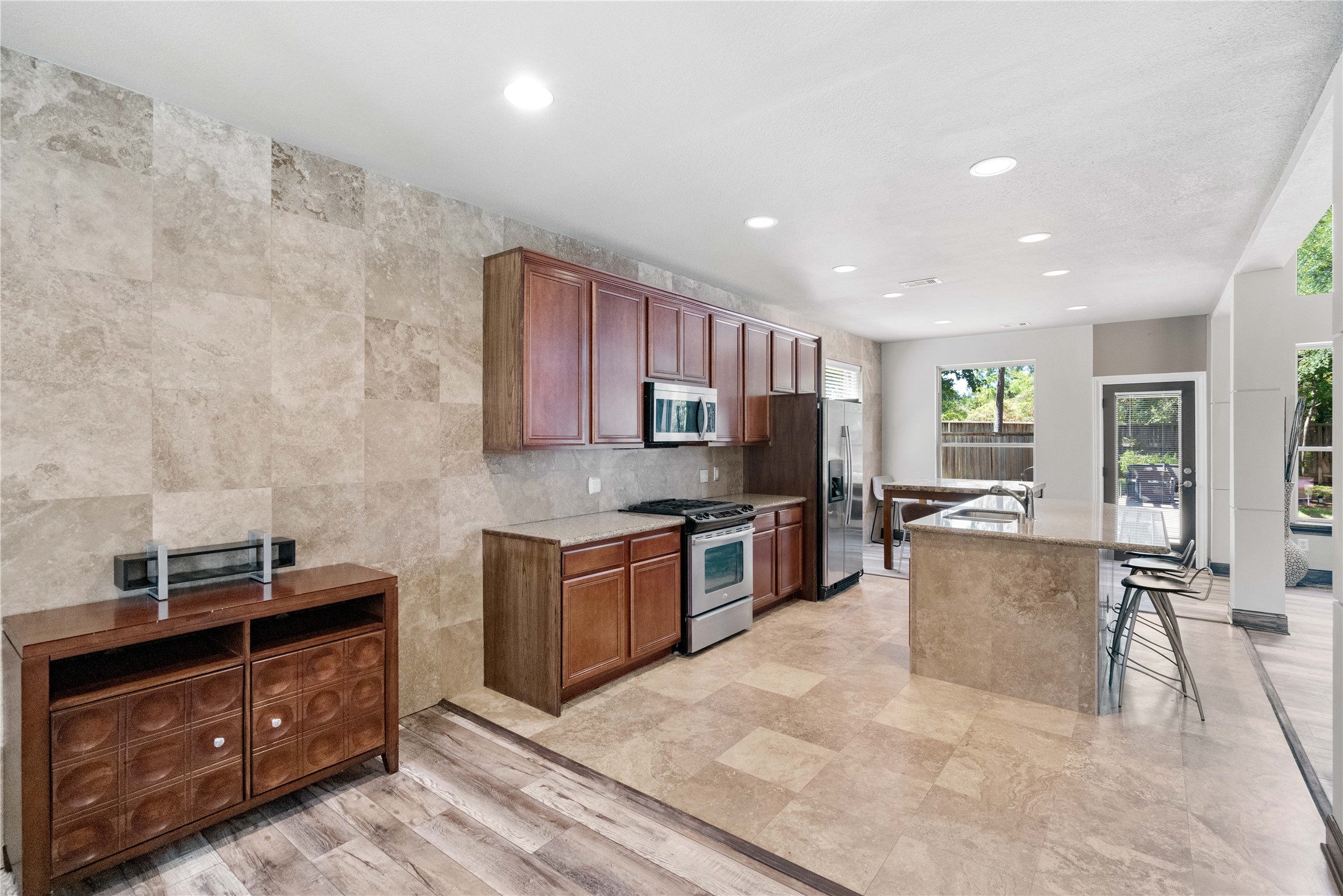 42 Rocky Point Court Spring, TX 77389 - Photo 12 of 27