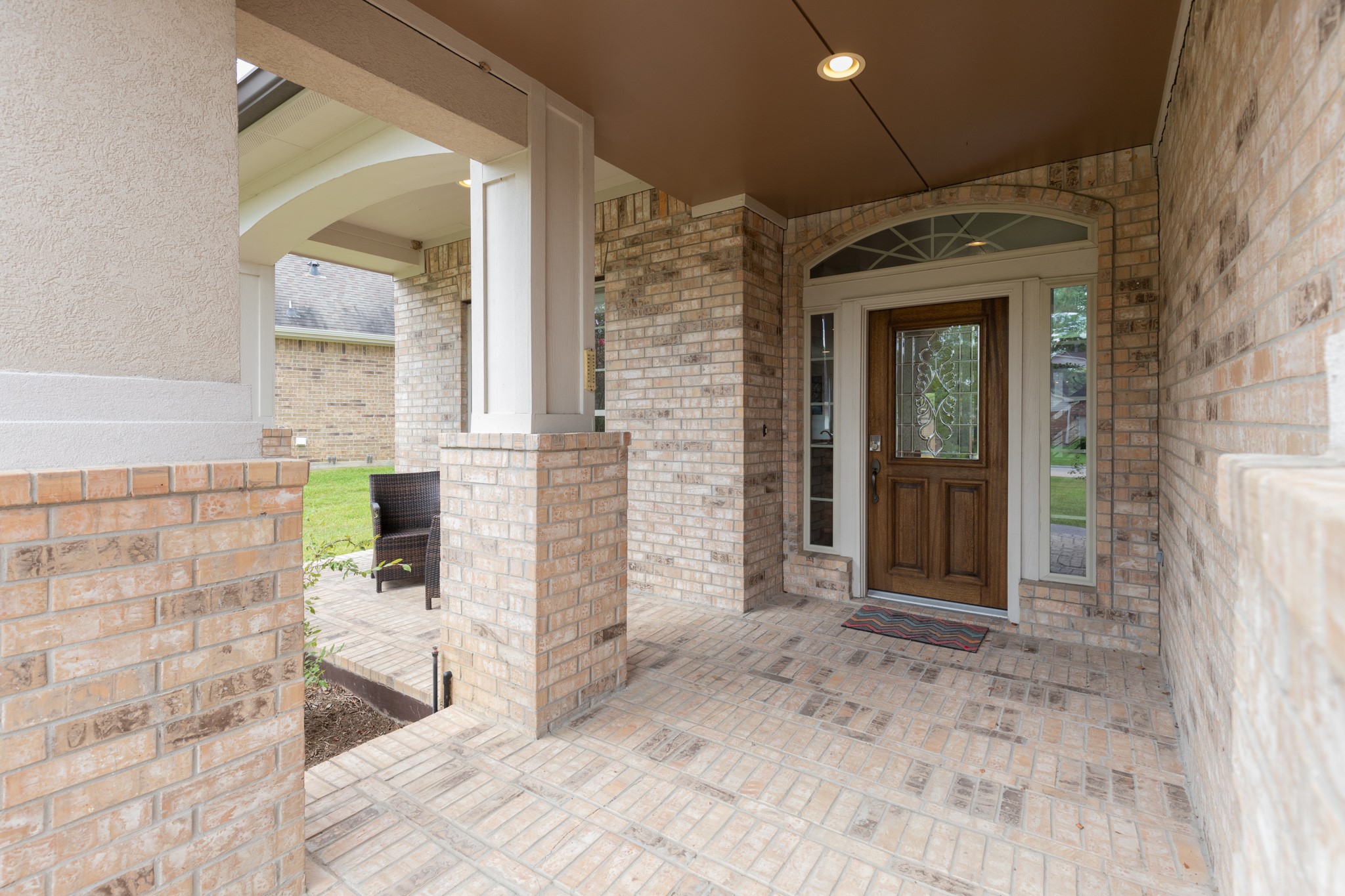 42 Rocky Point Court Spring, TX 77389 - Photo 2 of 27