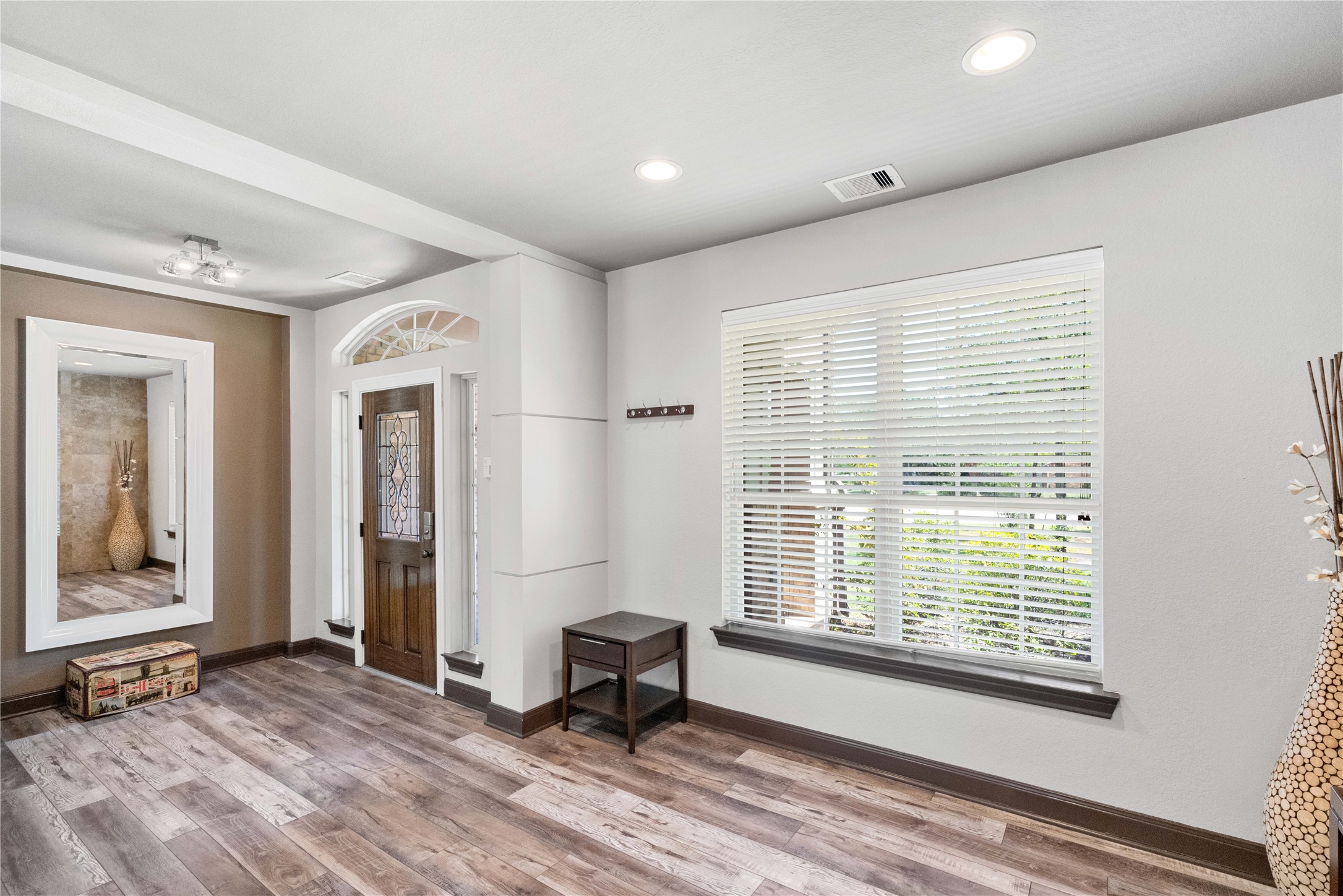 42 Rocky Point Court Spring, TX 77389 - Photo 4 of 27