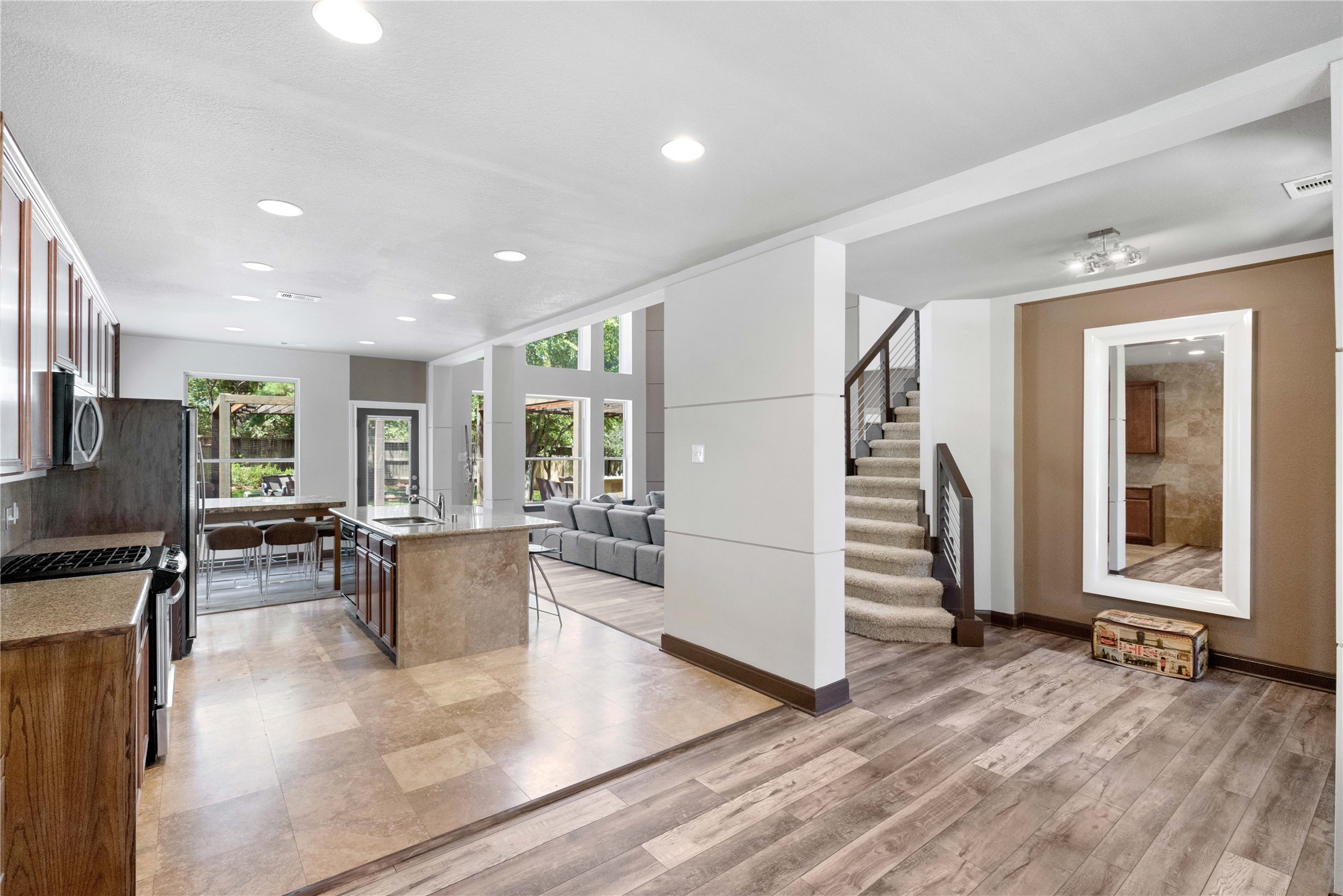 42 Rocky Point Court Spring, TX 77389 - Photo 9 of 27