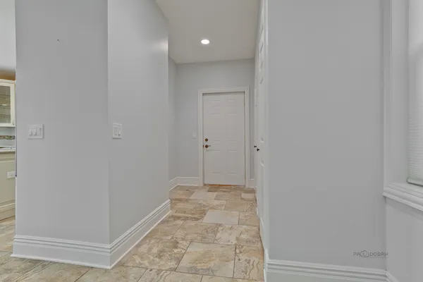 $6,800 | 24 Plymouth Court, Lincolnshire, IL 60069