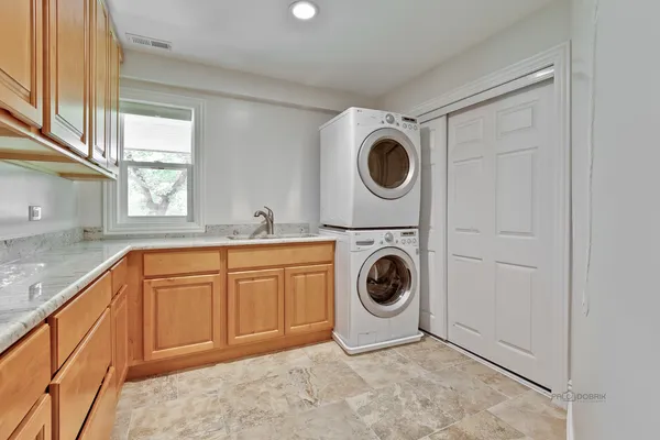 $6,800 | 24 Plymouth Court, Lincolnshire, IL 60069