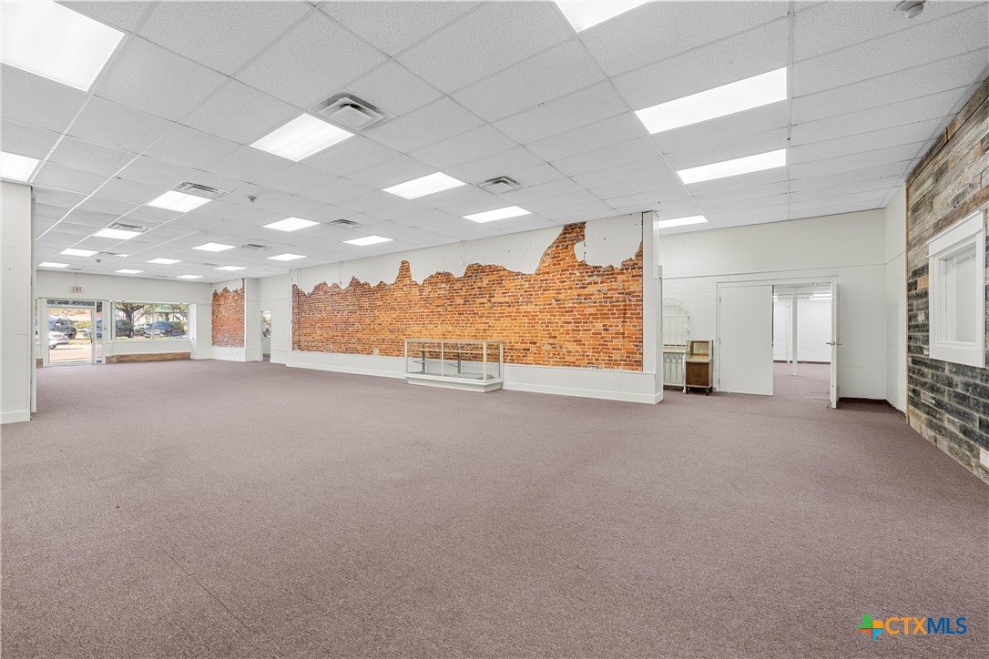 107 West Main Street Cameron, TX 76520 - Photo 12 of 37