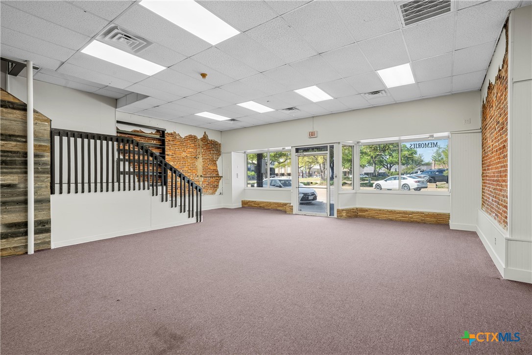 107 West Main Street Cameron, TX 76520 - Photo 9 of 37