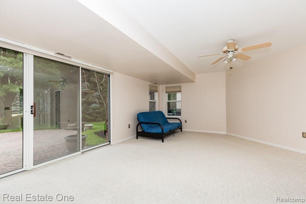 4694 Covington Court Rochester, MI 48306 - Photo 20 of 29 Covington MLS-W022.jpg