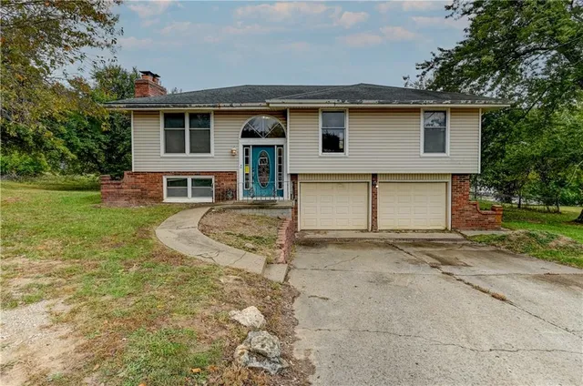 $164,900 | 14831 Crystal Drive, Excelsior Springs, MO 64024