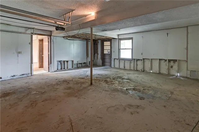 $164,900 | 14831 Crystal Drive, Excelsior Springs, MO 64024