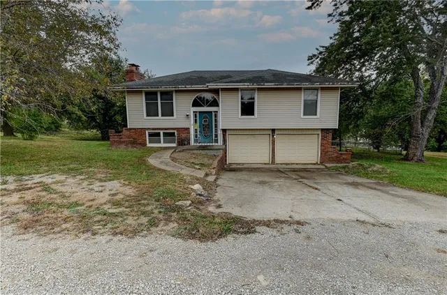 $164,900 | 14831 Crystal Drive, Excelsior Springs, MO 64024