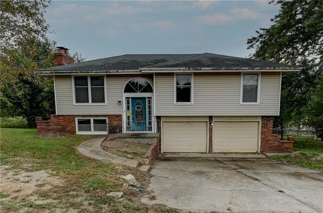 $164,900 | 14831 Crystal Drive, Excelsior Springs, MO 64024