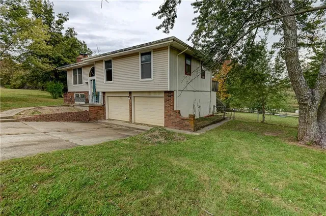 $164,900 | 14831 Crystal Drive, Excelsior Springs, MO 64024