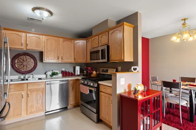 $171,000 | 2035 West 75th Place, Unit 21, Merrillville, IN 46410