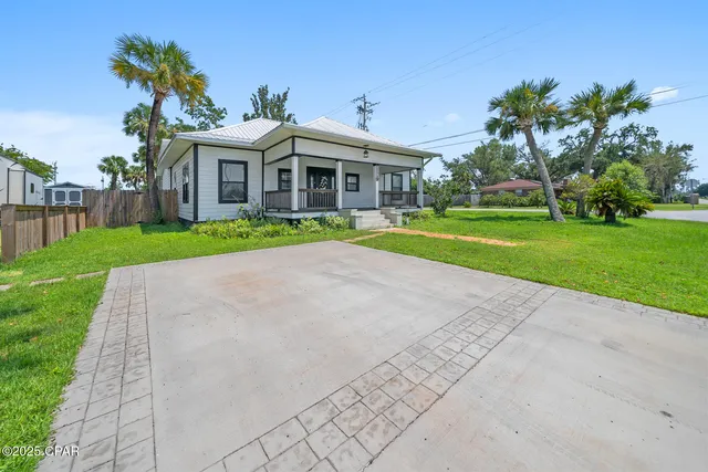 $349,500 | 1119 New York Avenue, Lynn Haven, FL 32444