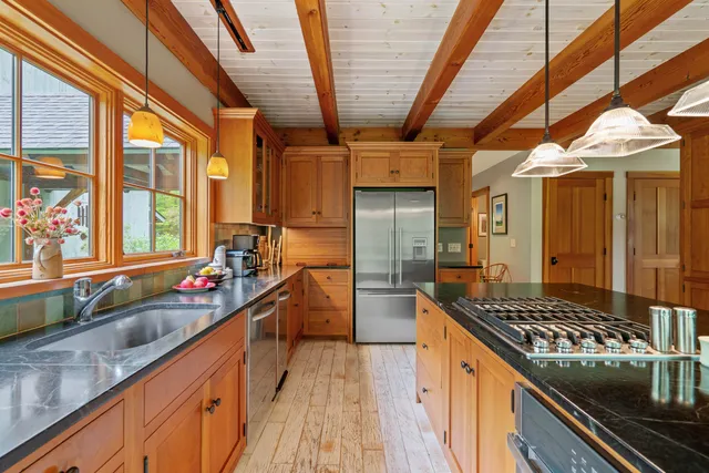 $1,395,000 | 683 Reservoir Road, White River Junction, VT 05001