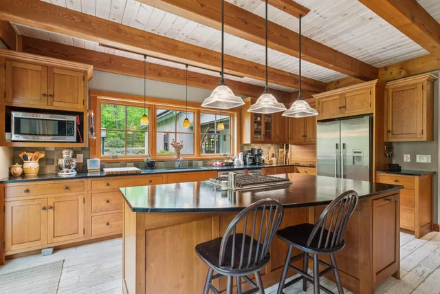 $1,395,000 | 683 Reservoir Road, White River Junction, VT 05001