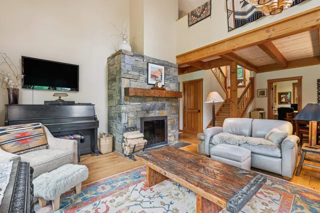 $1,395,000 | 683 Reservoir Road, White River Junction, VT 05001