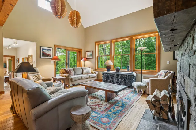 $1,395,000 | 683 Reservoir Road, White River Junction, VT 05001