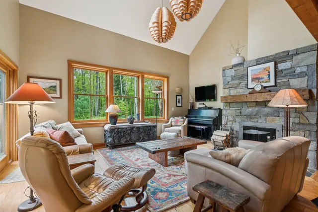 $1,395,000 | 683 Reservoir Road, White River Junction, VT 05001