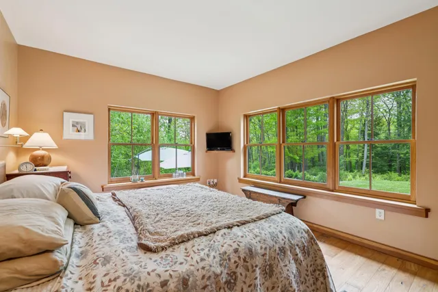 $1,395,000 | 683 Reservoir Road, White River Junction, VT 05001