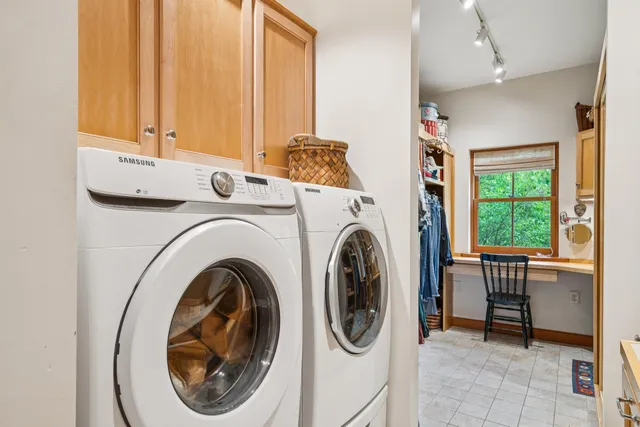 $1,395,000 | 683 Reservoir Road, White River Junction, VT 05001