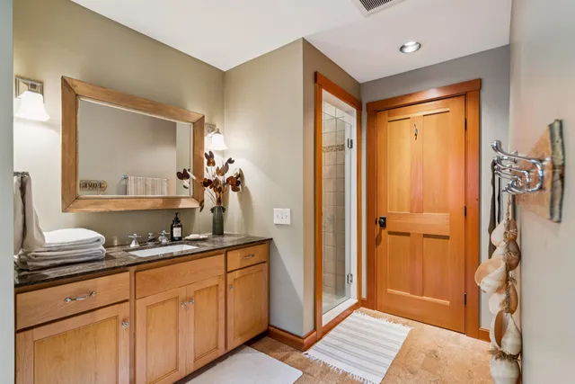 $1,395,000 | 683 Reservoir Road, White River Junction, VT 05001