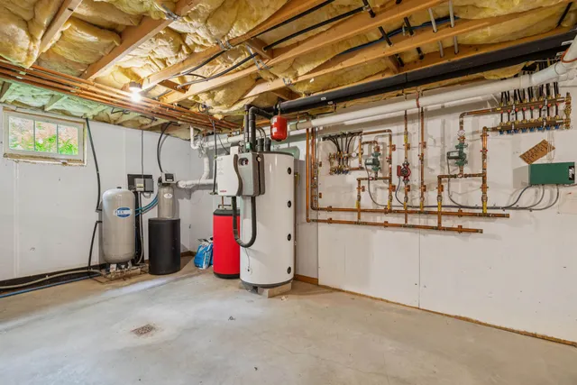 $1,395,000 | 683 Reservoir Road, White River Junction, VT 05001