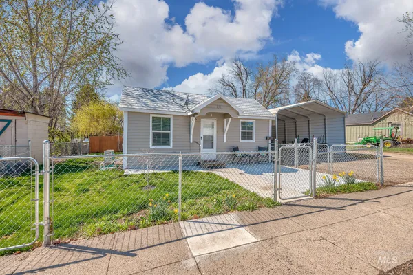 $179,900 | 331 East 4th Street, Weiser, ID 83672