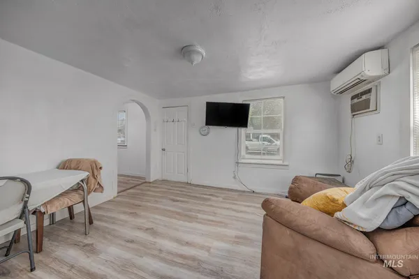 $179,900 | 331 East 4th Street, Weiser, ID 83672