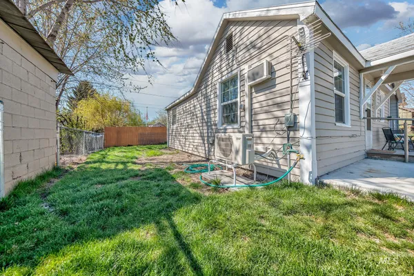 $179,900 | 331 East 4th Street, Weiser, ID 83672