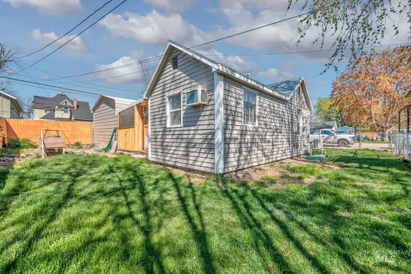 $179,900 | 331 East 4th Street, Weiser, ID 83672