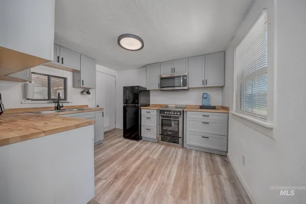 $179,900 | 331 East 4th Street, Weiser, ID 83672