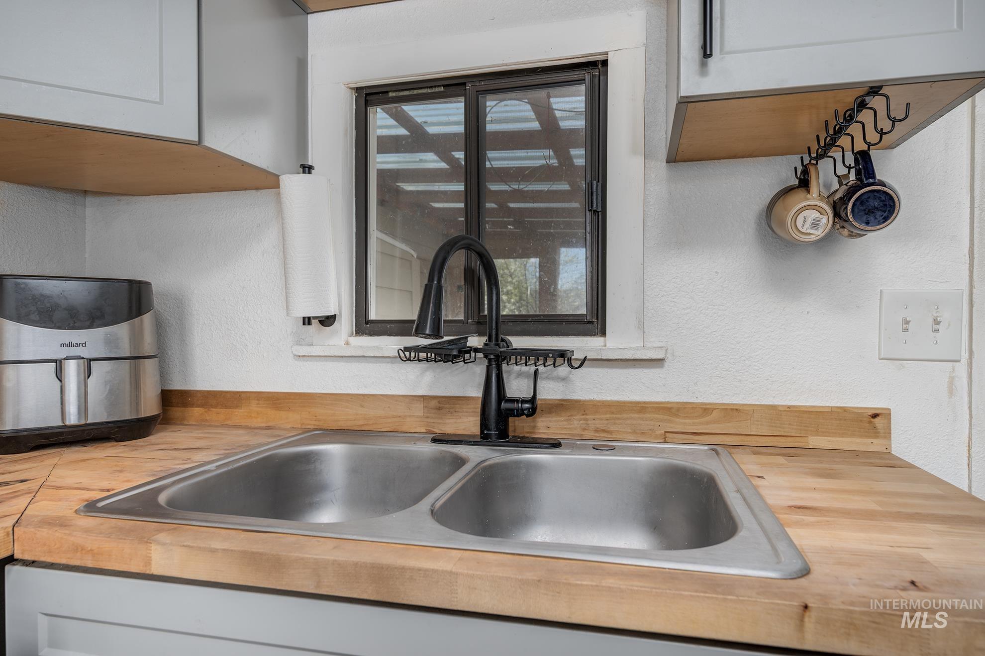 331 East 4th Street Weiser, ID 83672 - Photo 9 of 28