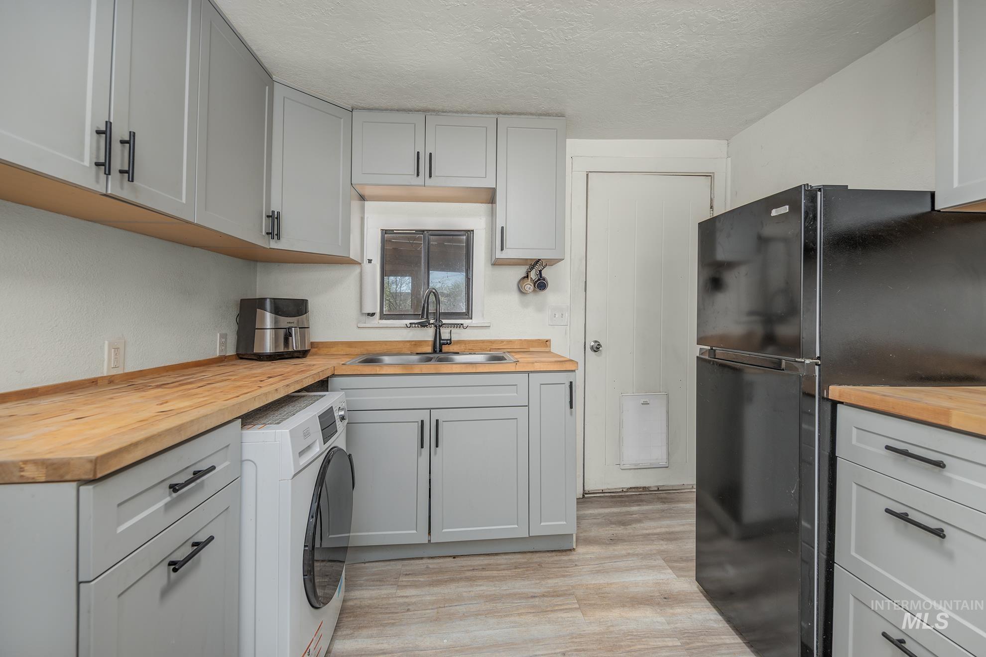 331 East 4th Street Weiser, ID 83672 - Photo 10 of 28