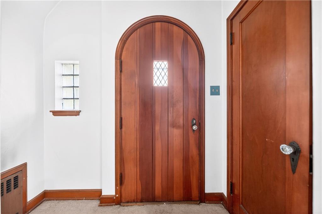 900 Washington Road Washington, PA 15301 - Photo 15 of 50 Inside is very nice...