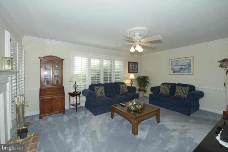 8376 Kings Heights Road Ellicott City, MD 21043 - Photo 11 of 28 Family Room