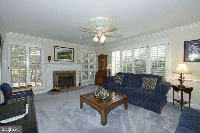 8376 Kings Heights Road Ellicott City, MD 21043 - Photo 12 of 28 Family Room