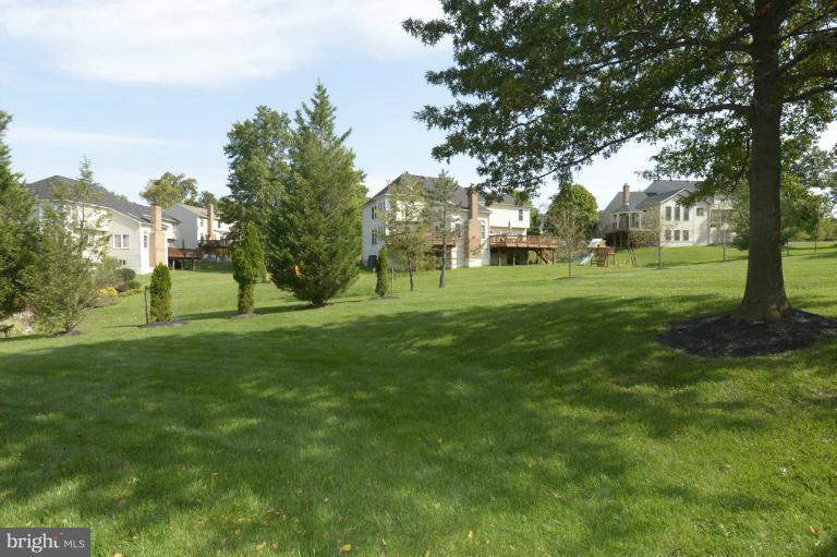 8376 Kings Heights Road Ellicott City, MD 21043 - Photo 26 of 28 Backyard