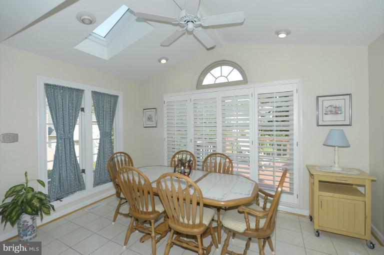 8376 Kings Heights Road Ellicott City, MD 21043 - Photo 10 of 28 Breakfast Room