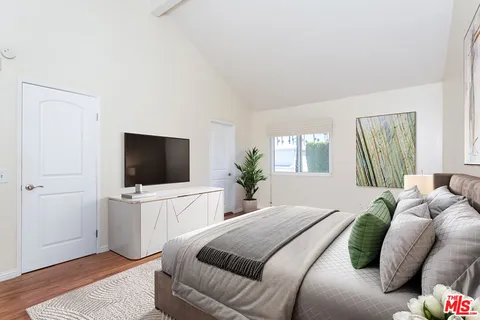 $8,250 | 910 19th Street, Unit 111, Santa Monica, CA 90403