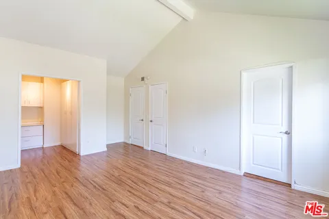 $8,250 | 910 19th Street, Unit 111, Santa Monica, CA 90403
