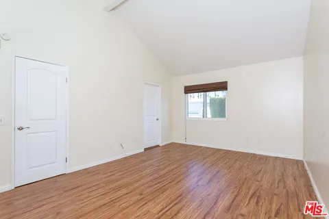 $8,250 | 910 19th Street, Unit 111, Santa Monica, CA 90403