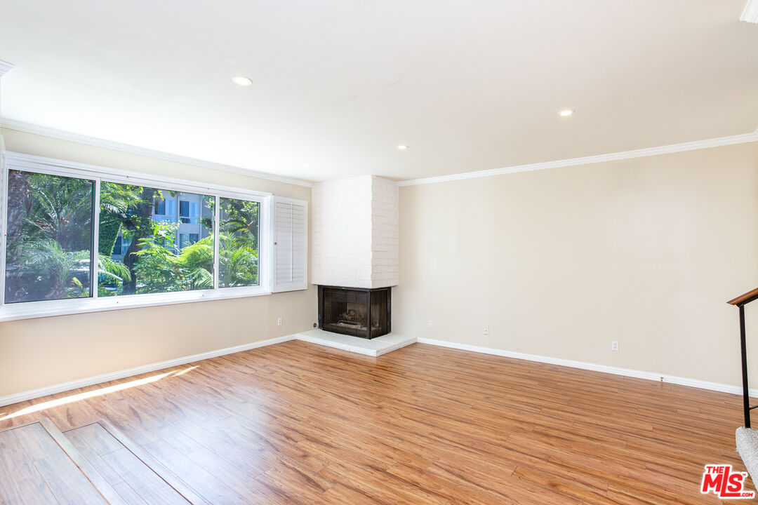 910 19th Street, Unit 111 Santa Monica, CA 90403 - Photo 2 of 31