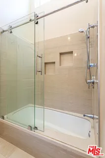 $8,250 | 910 19th Street, Unit 111, Santa Monica, CA 90403
