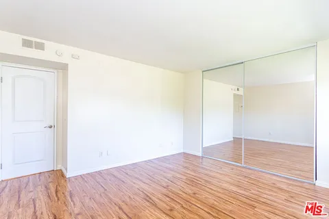$8,250 | 910 19th Street, Unit 111, Santa Monica, CA 90403