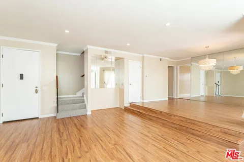 $8,250 | 910 19th Street, Unit 111, Santa Monica, CA 90403