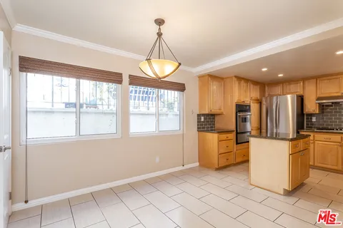 $8,250 | 910 19th Street, Unit 111, Santa Monica, CA 90403
